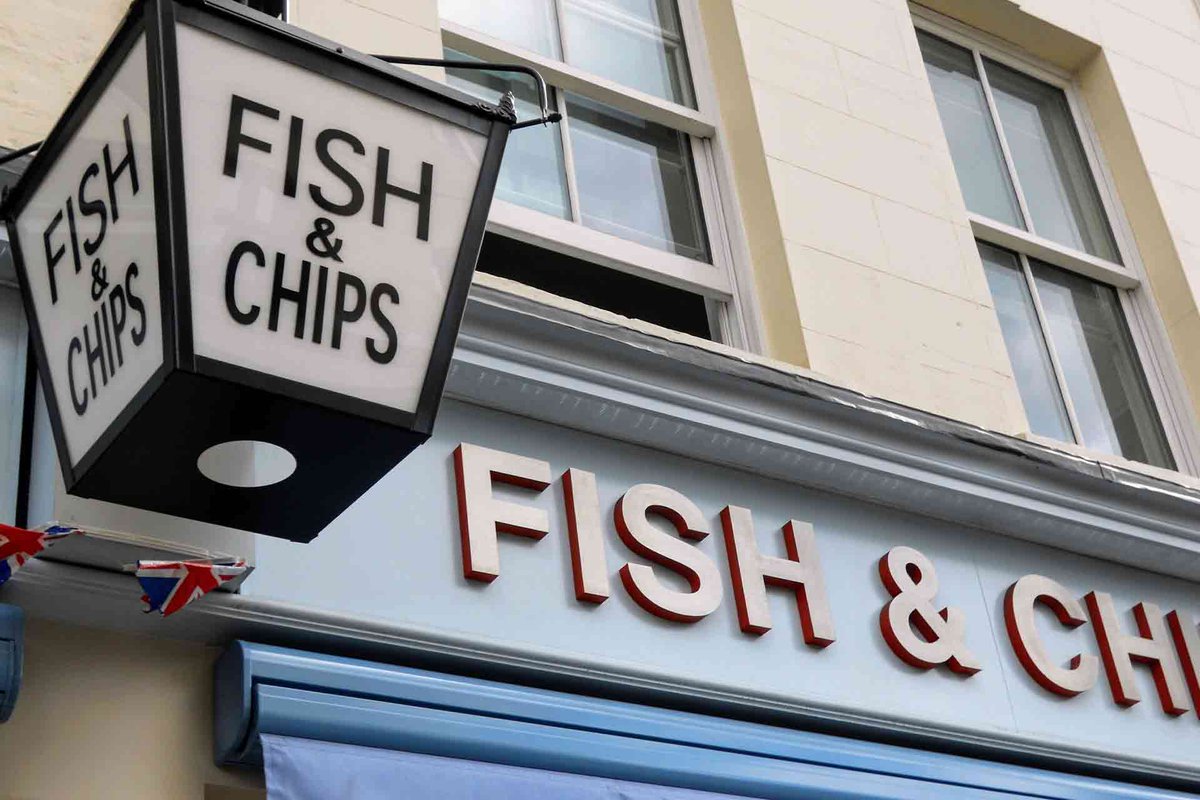 Afternoon friends ! I just went to post my orders and on the way home I was passing the fish &amp; chip shop- I NEVER do this, but I thought It's Friday- I'm treating myself to lunch! What's your favourite meal from the chippie? #chipshop #uktradition #fatfriday #MHHSBD #Munching