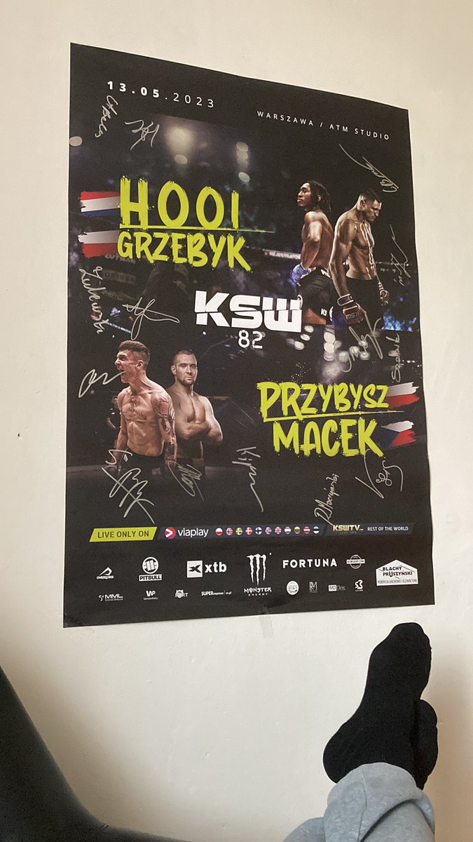 Honza_Novak_'s tweet photo. Dekorace 10/10 #KSW82 https://t.co/asG6J2kcMq