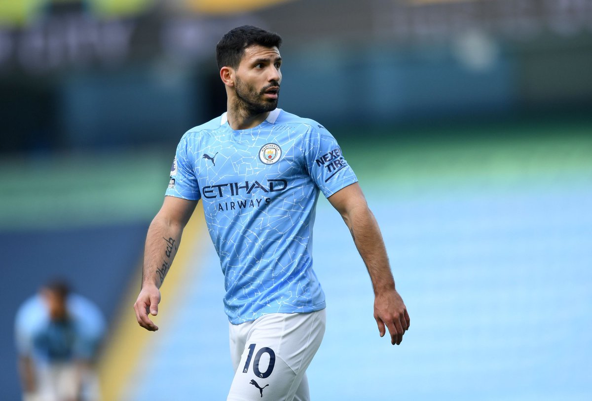 curiosiclubes's tweet photo. Agüero: "Todos os gols de falta de Cristiano Ronaldo são pura sorte. Os do Messi são todos no ângulo. Acho que Raúl e Benzema têm gols melhores que o Cristiano pelo Real Madrid." https://t.co/apFnwFo5TG