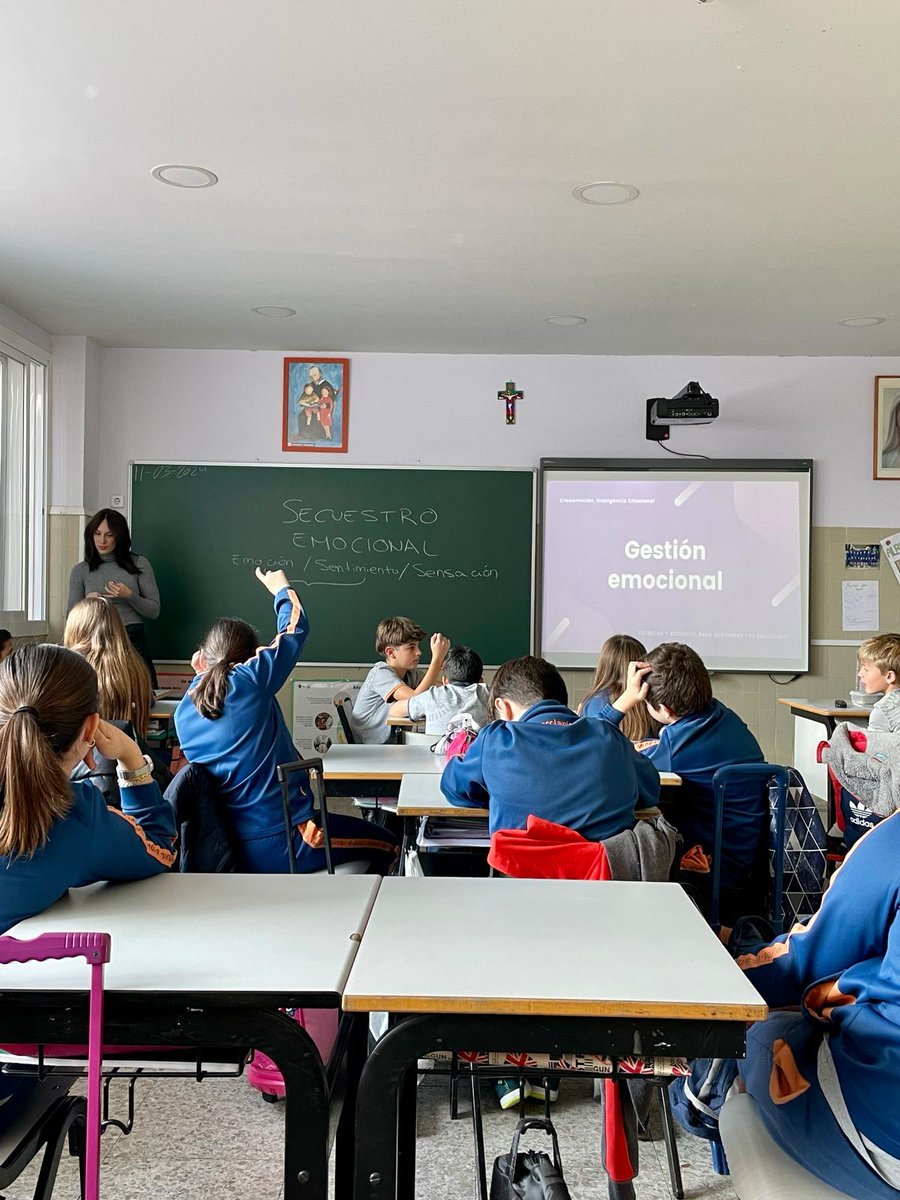 EscolapiosADH's tweet photo. Un año más, desde el Departamento de Orientación y gracias a la subvención del AMPA, se han realizado en Infantil y Primaria talleres de Inteligencia Emocional de la mano de la empresa Creaemoción. https://t.co/BE9y1CVoH3