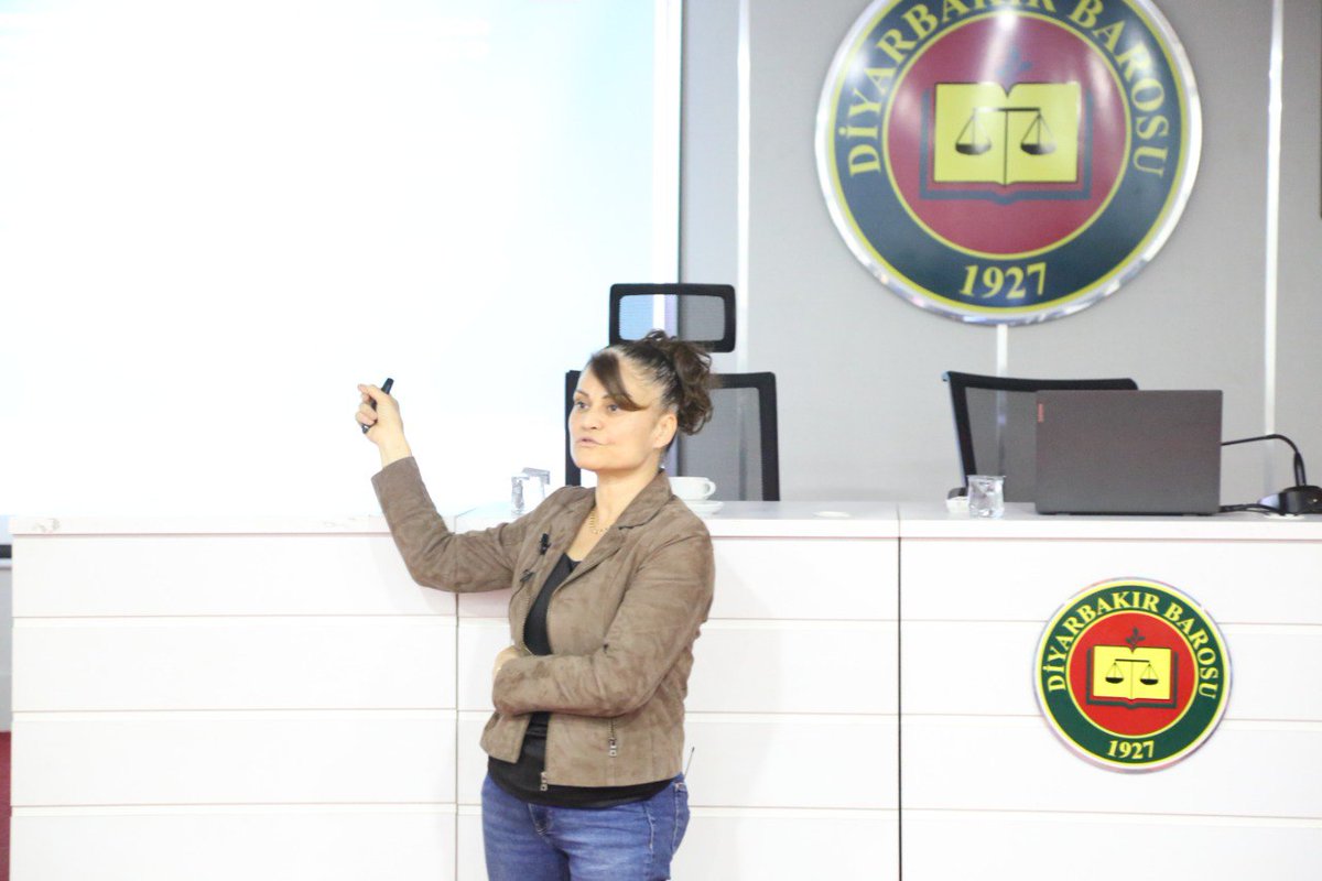dbegitimmerkezi's tweet photo. Mart Ayı Staj Eğitim Programı kapsamında 'Eşler Arasındaki Mal Rejiminin Tasfiyesi' konulu eğitim Av. Tahir ELÇİ Konferans Salonunu'nda yapıldı. Katkılarından dolayı Av. Canan ATABAY'a teşekkür ederiz. https://t.co/Mcto7X4WCZ