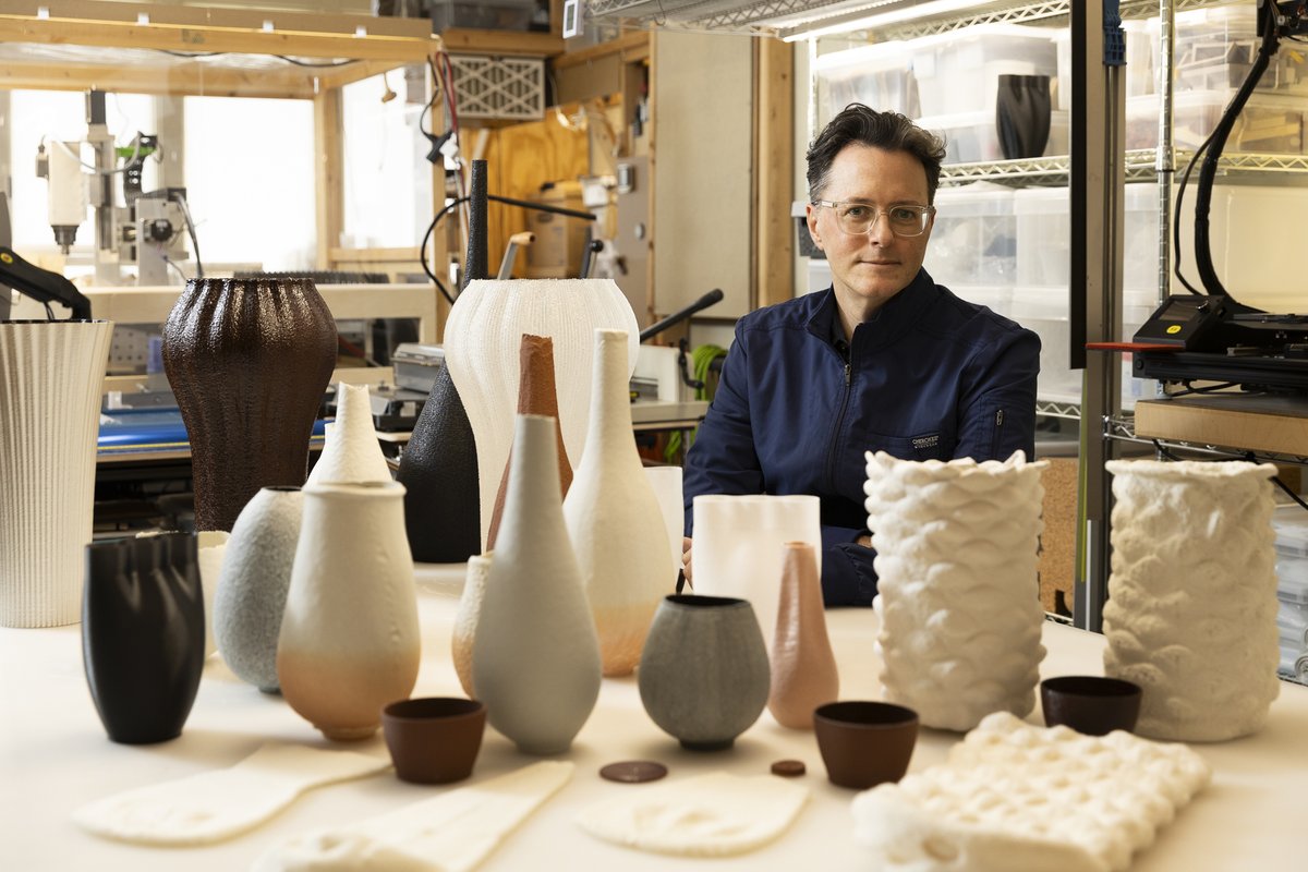 Congrats to #UIC faculty member Brian Anderson, who received a Fulbright U.S. Scholar Award to collaborate with artisans and researchers in Japan to explore innovations and traditions in ceramic production. Read more: today.uic.edu/with-fulbright…