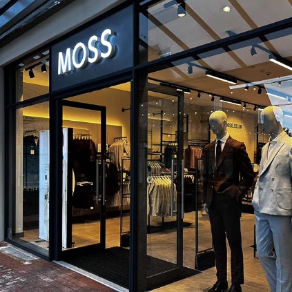 Another new @mossbros store suited and booted by #teamellis, a great team effort by everyone involved 👏👔