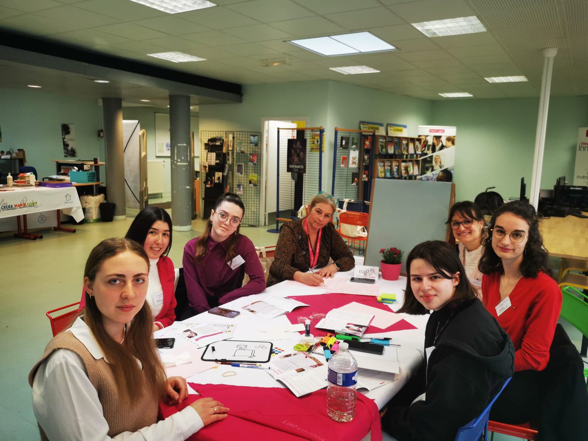 clmsbtk's tweet photo. Aujourd’hui challenge innovatech avec @Ellesbougent au @LyceeMarieCurie  ! Bravo à notre équipe de bio pour leur projet ! 3 eme et prix du public ! 
Félicitations 🎉 
@UpbmAsso @AcAmiens https://t.co/ixyCdyfEYB