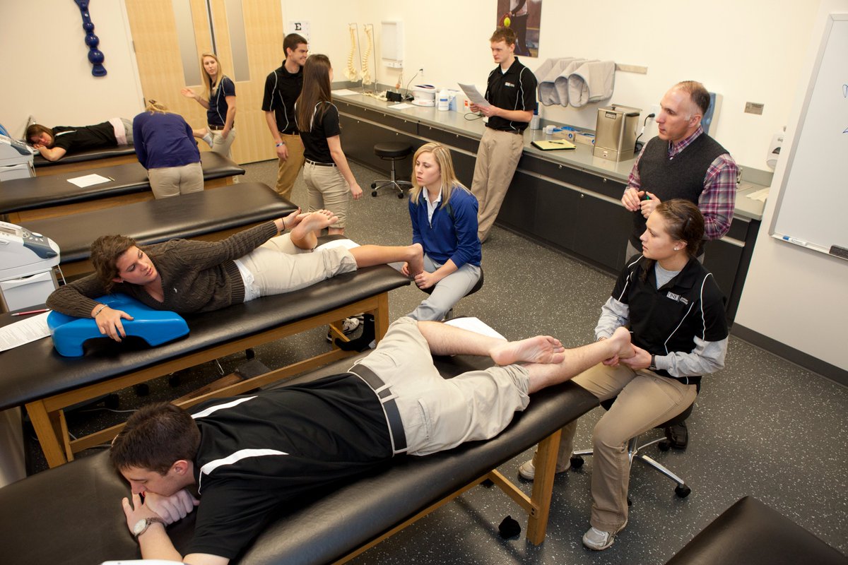 Our next #UNEPhotoFriday shows off our Athletic Training Facility & Teaching Lab. In addition to classroom instruction, all students in @unetweets' 3+2 M.S.A.T. Program will practice injury prevention and rehabilitation techniques in these spaces prior to interning 🌩️🏈 #STG