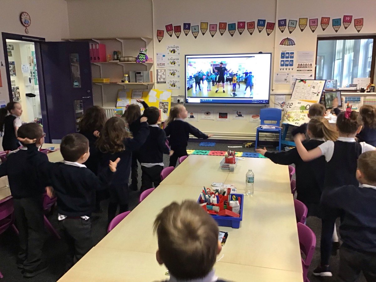 KillowenPS's tweet photo. 🌟🍀 Our children had a fantastic time with a special St. Patrick's Day themed P.E lesson! 🍀🌟 Delivered live into their classrooms from CoreNI, it was full of fun and exercise for all! 💚 #StPatricksDay #PELesson https://t.co/1Wvg0BtXJH