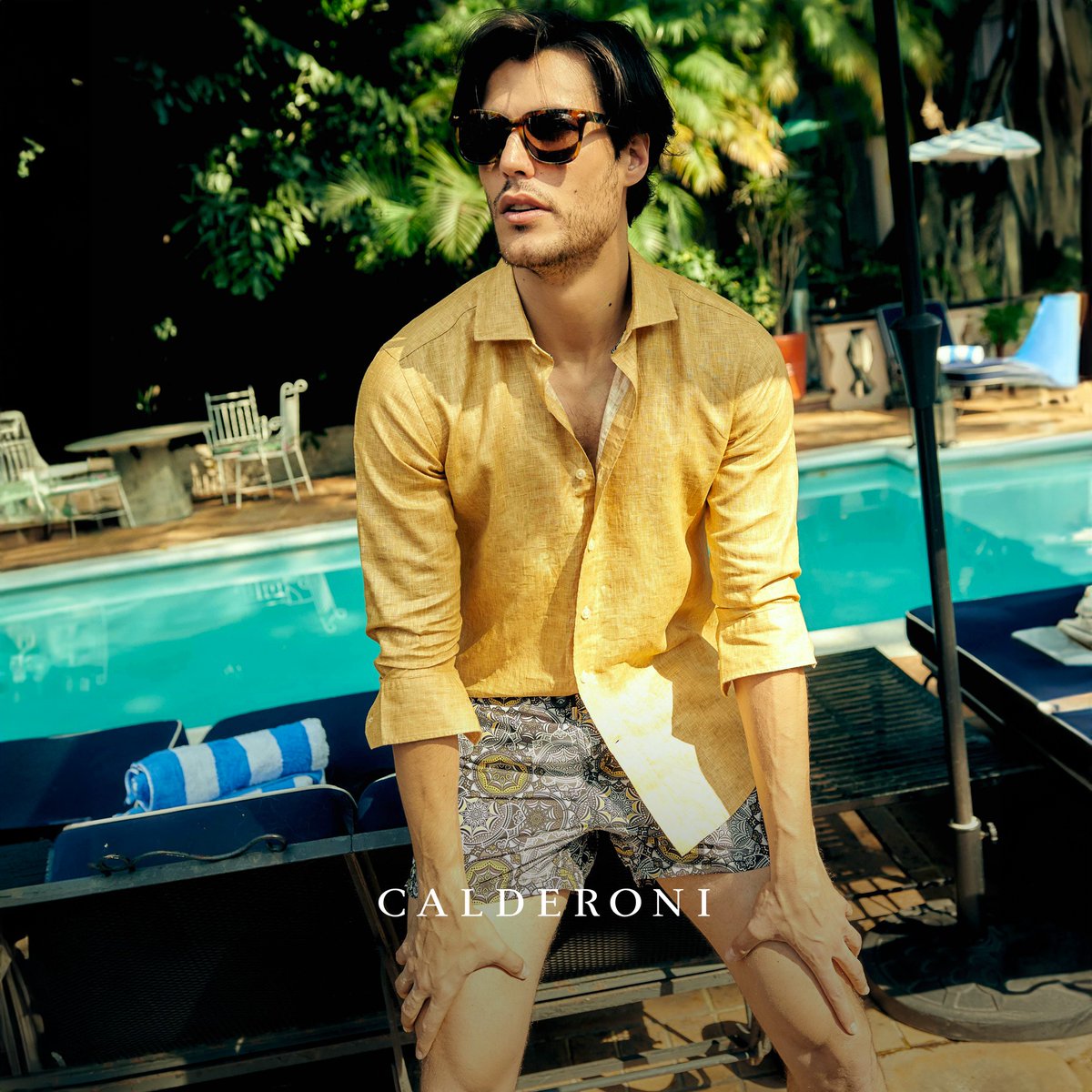 Las piezas de #Calderoni encarnan una fascinante fusión entre la tradición y la #moda.  Conoce más: bit.ly/3V3wjBg