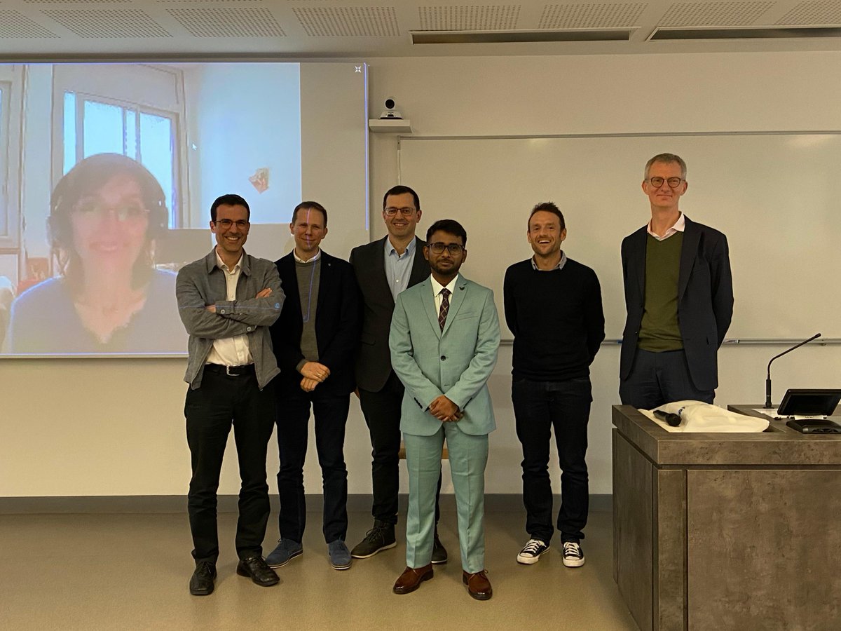 Congratulations to @SekharDeep, who brilliantly defended his PhD thesis on light-harvesting nanomaterials, supervised by me and Pascal Didier. Thank you, Deep, for your hard work and great time together during these years! Thanks to jury members and all collaborators.