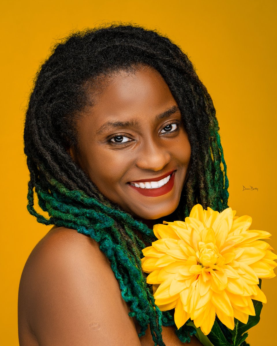 I marvel at her strength and the strength of the many 1-in-10 who battle with Endo 💛 . . . #DeanBartley #Photographer #Photography #PhotoSession #Photoshoot #PhotoOfTheDay #PicOfTheDay #JamaicanPhotographer #Jamaican #EndoMonth #Endometriosis #YellowForEndo