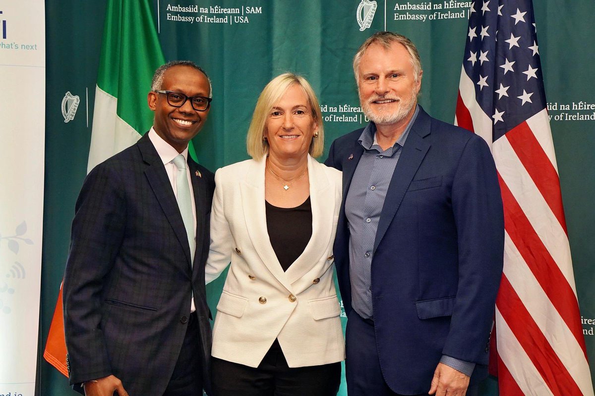 Great to catch up with @USDA undersecretary Robert Bonnie & Irish ☘️ Taoiseach and US @StateDept @debass. Excellent discussion on #agrifoodtech #climatetech #sustainability #innovation at the @scienceirel 🇮🇪 ceremony in Washington @agriculture_ie @DeptEnterprise