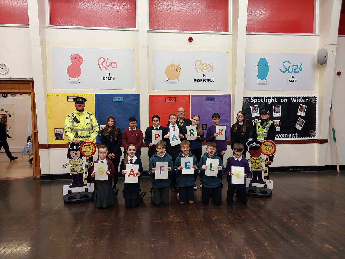 Officers, pupils and staff from Grangemouth schools came together to promote safe parking 🚸 Parking directly outside schools can be dangerous and increase changes of accidents. Observe road restrictions and only stop in safe locations when picking up or dropping off.