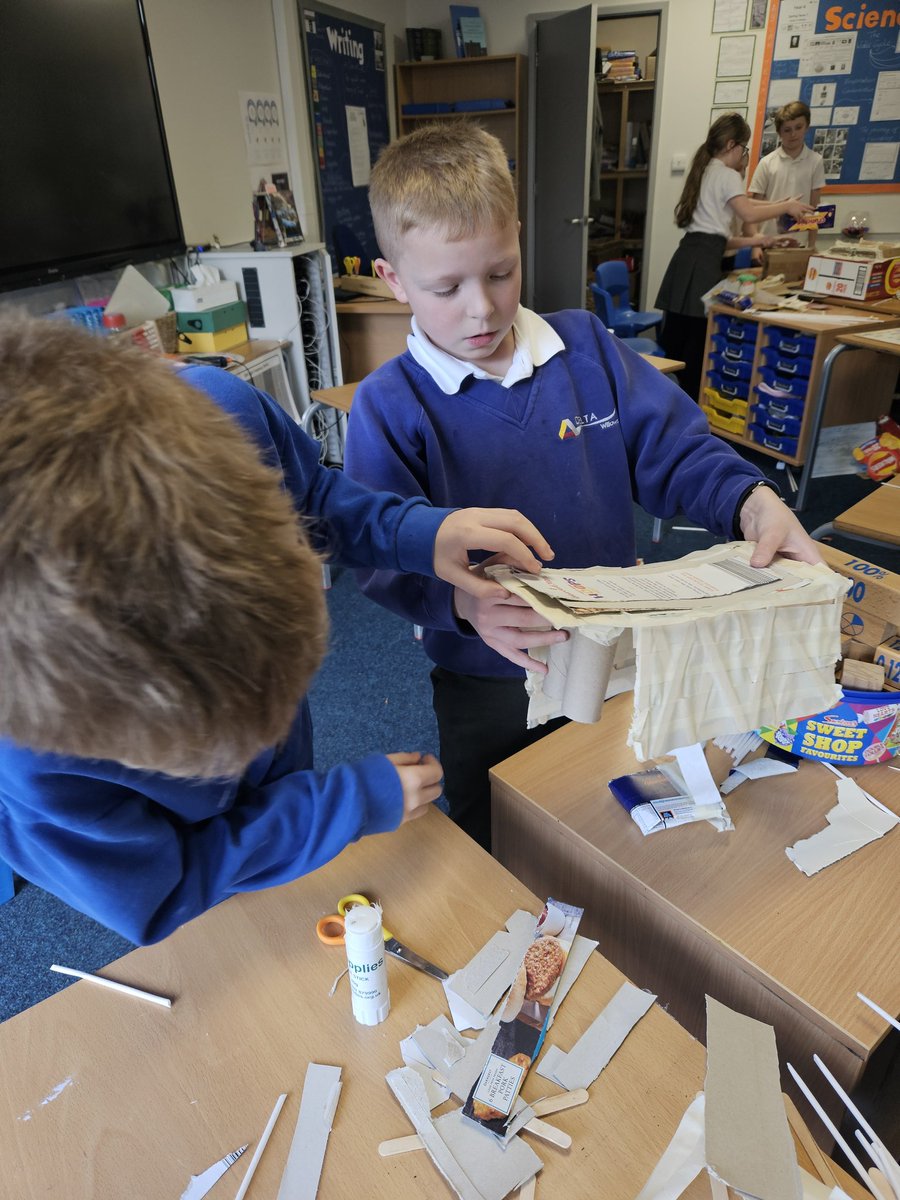 DeltaWillowsAc's tweet photo. Y4's Science Week bridges. Some excellent ideas, great team work and adaptability #DeltaScienceWeek24 #BSW24 https://t.co/A9VZHO8Wfq