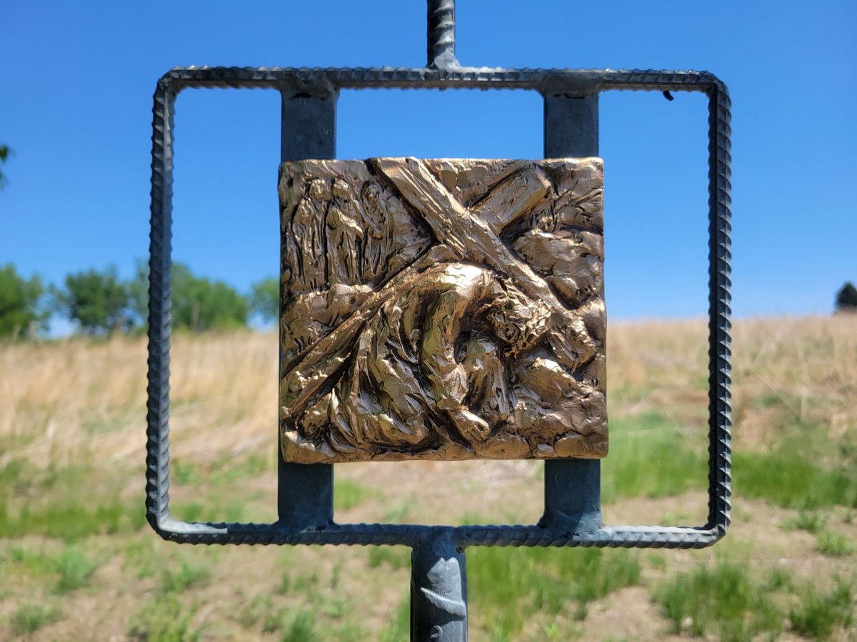 StBenCenter's tweet image. Walking the Stations of the Cross

Station 3: Jesus Falls the First Time
Psalmist: “I was pressed, pressed, about to fall, but Yahweh came to my help.” -Ps 118:13
Remember those breaking down under the weight of their failures, and fall.

christthekingpriory.com/stations-of-th…