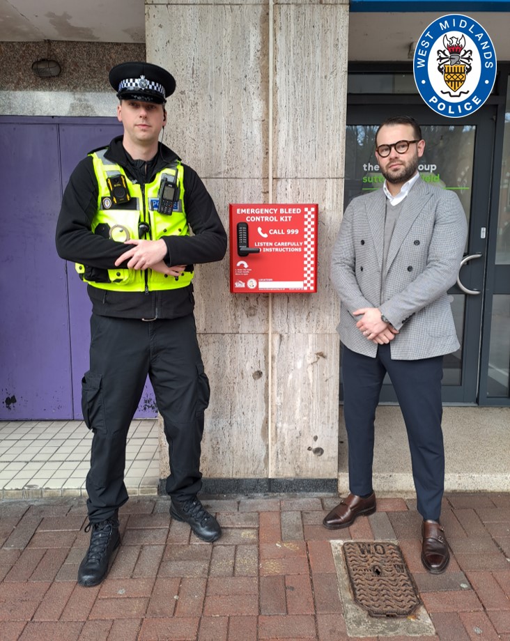 West Midlands Police and The Gracechurch shopping centre in #SuttonColdfield have teamed up to support The Daniel Baird Foundation which campaigns for bleed kits to be installed in locations accessible to the public.