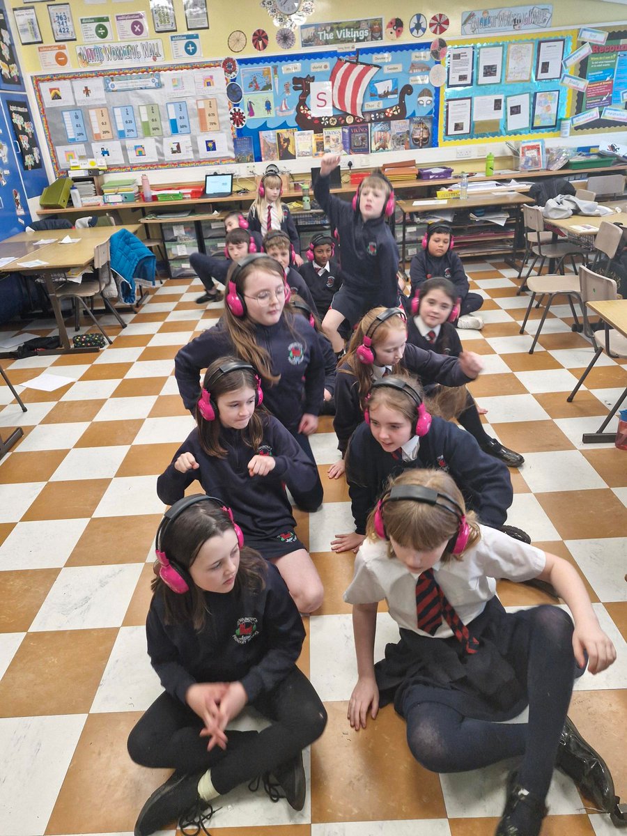 downpatrickps's tweet photo. P6 enjoyed using Now Press Play to learn more about Vikings.
They learnt about Viking life in Denmark and the reasons they left Scandinavia, raids on monasteries, the invasion of England and about the resistance by Alfred the Great.  @nowpressplay https://t.co/1mXpOTLclQ