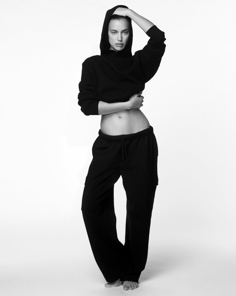 Irina Shayk. In head-to-toe Cozy Fleece because Capricorns love the finer things in life. (Irina is a Capricorn.) bit.ly/3TBpBkV