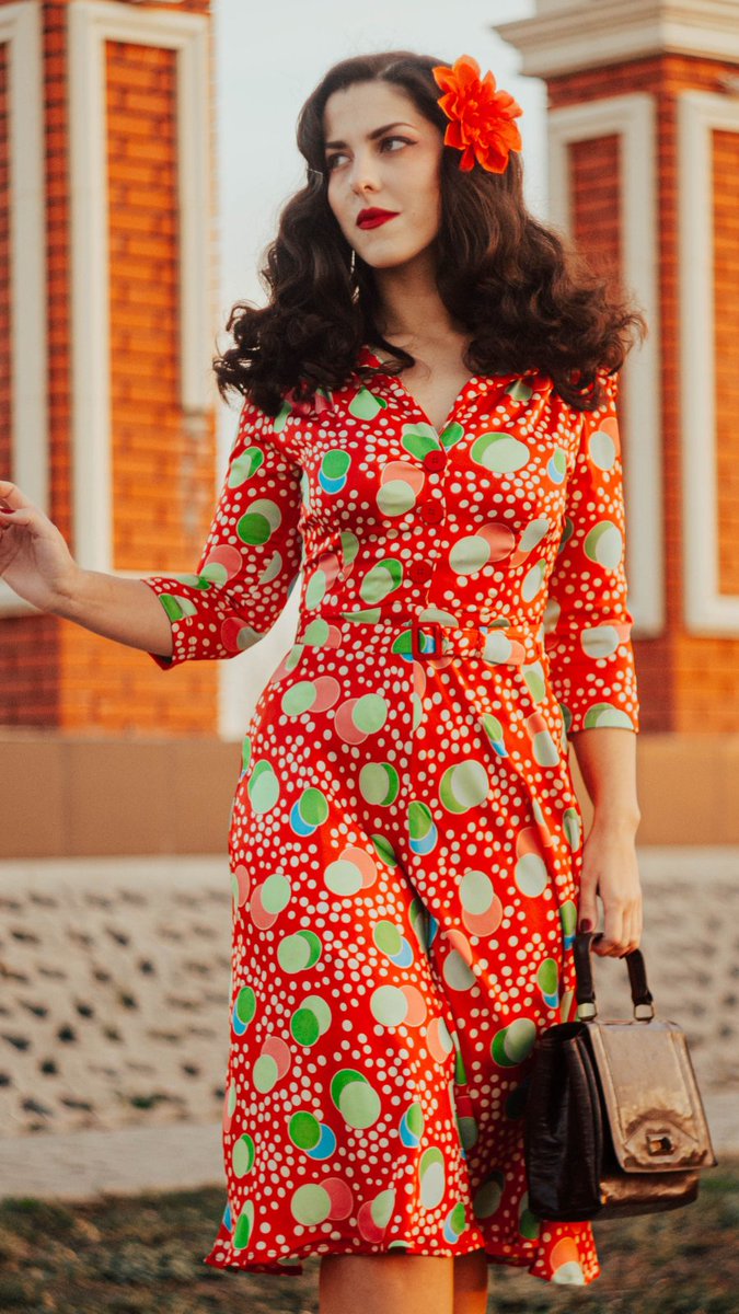 6 Days to go till Easter Sunday 🐰 - Celebrate in style with our Lisa 3/4 Sleeve Dress!

#Easter #vintagestyle #fun #1940s