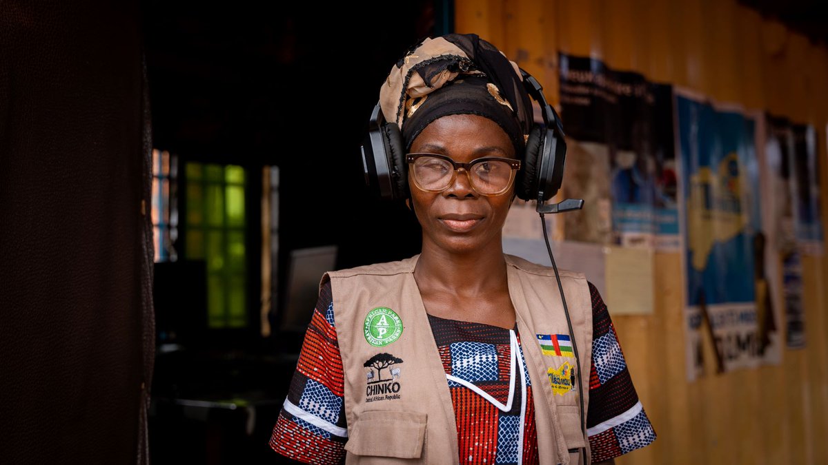 AfricanParks's tweet image. The Chinko team in CAR with the support of the European Union and @USAID is working with local radio stations to provide skills training to employees, and helping them host environmental programs designed to speak to local communities about the importance of conservation.