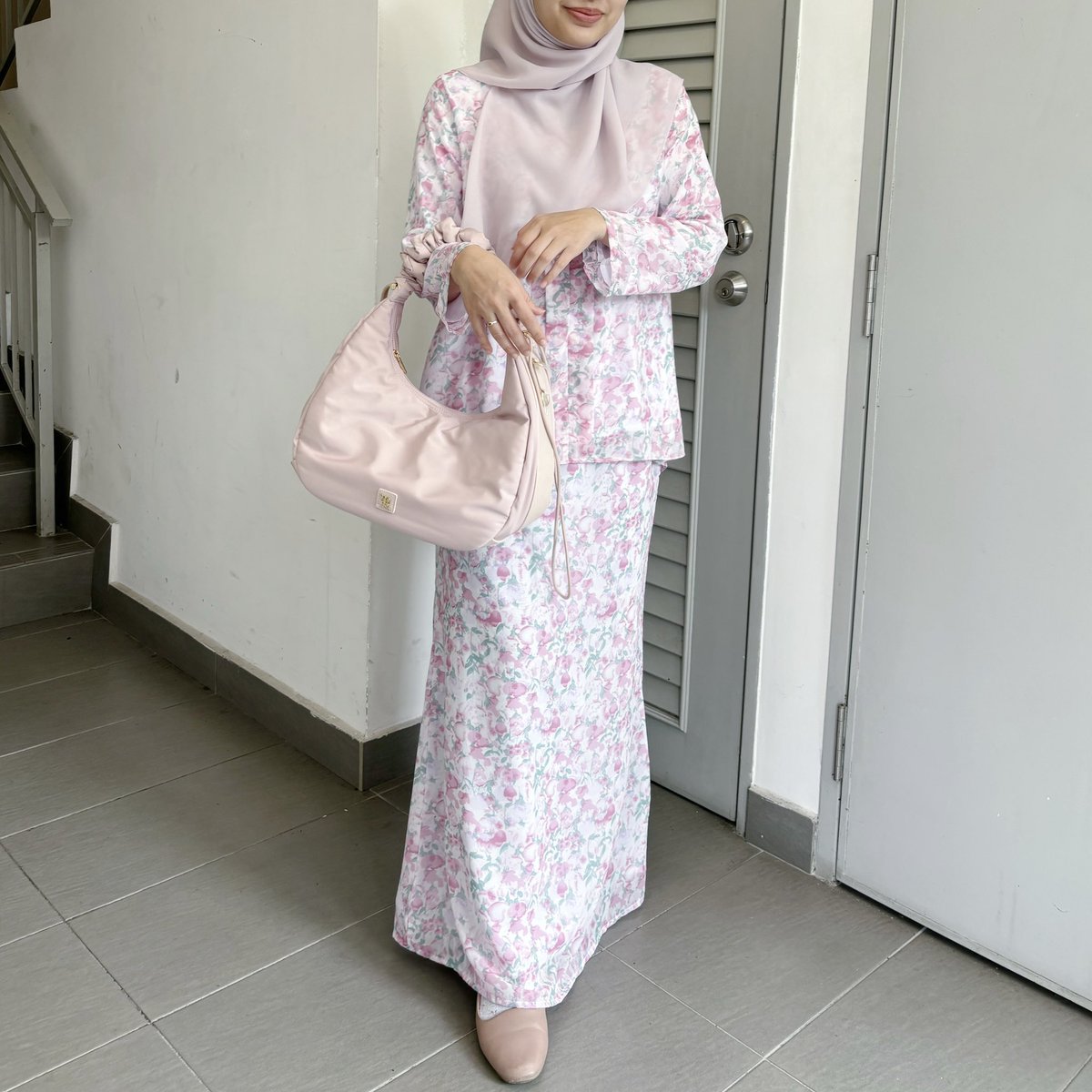 Baju kebaya bf friendly and tak panas. Fully lining 💯