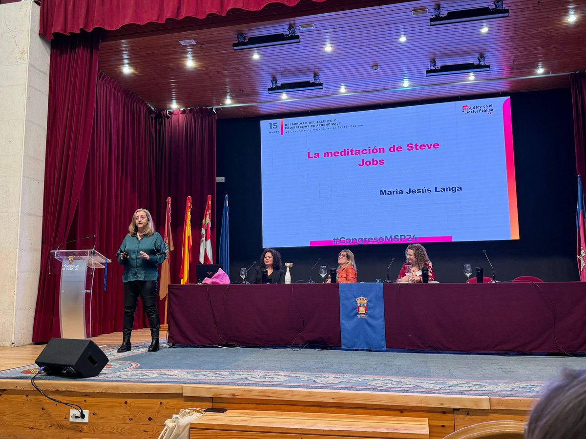 MujeresSP's tweet photo. No, el público no está dormido en el #CongresoMSP24, están haciendo un ejercicio de meditación con María Jesús Langa gracias a su charla flash @mjlanrey 
¿Cómo podemos potenciar la creatividad? ¿Cómo tener tranquilidad y paz? https://t.co/I80OGFrkVP