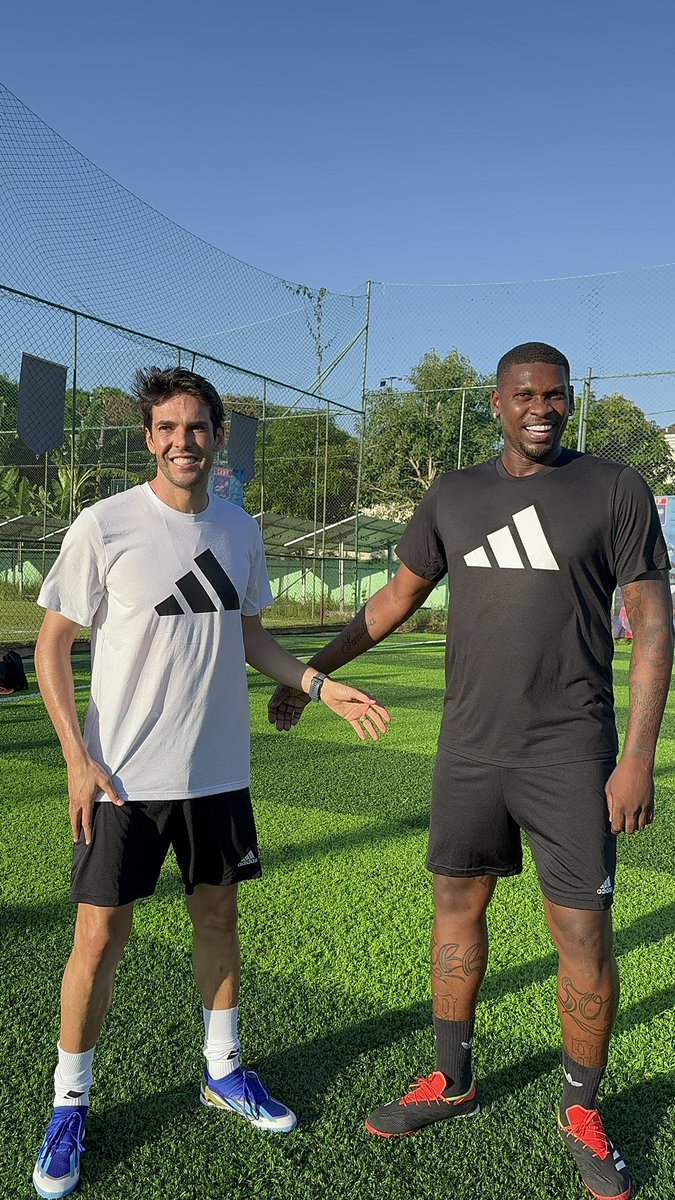 MacaeLeandro's tweet photo. @adidas @KAKA @A10imperador @officialcafu @edmundosouza7 https://t.co/nck4cVflsp