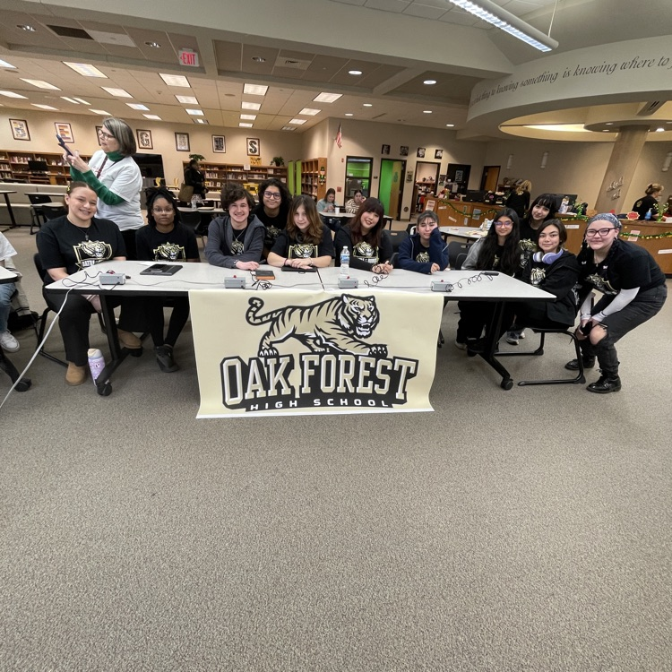 ExperienceOFHS's tweet photo. Congrats to the Hillcrest Hawks who won the1st ever #D228 Battle of the Books, MC'ed by Dr. Sikora! They competed against the Titans, the Braves and our Bengals to take home a really great trophy! Well done! #TheBengalWay #Bookbattle https://t.co/Fk23VwFZAU