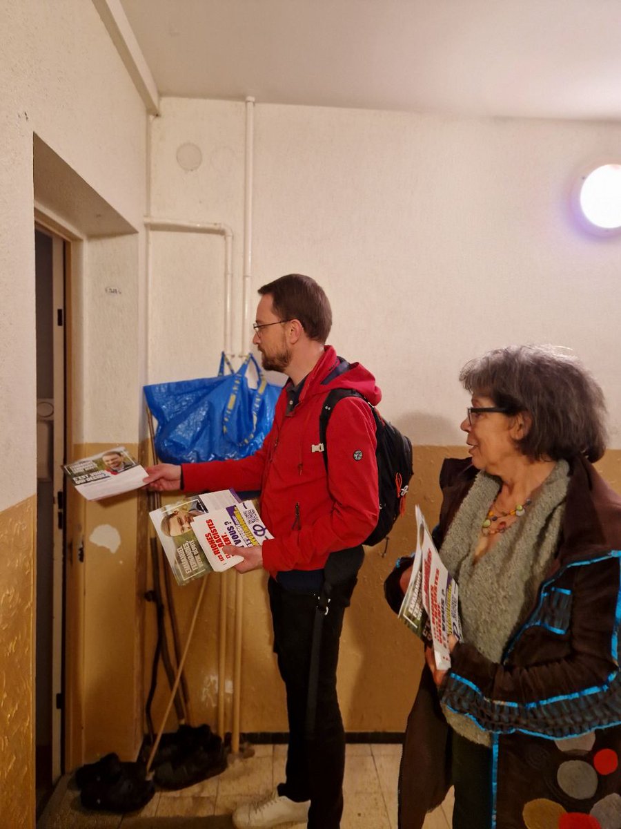 EmmanFernandes's tweet photo. 🔴 À votre rencontre au #Stockfeld à #Strasbourg pour échanger sur mon travail parlementaire, mais également rappeler à l'inscription sur les listes électorales.
➡️ Inscrivez-vous avant le 3 mai pour pouvoir voter insoumis le 9 juin ! https://t.co/HezYtaXjfu
#onsinscrit #LFI https://t.co/Or0Twiqj24