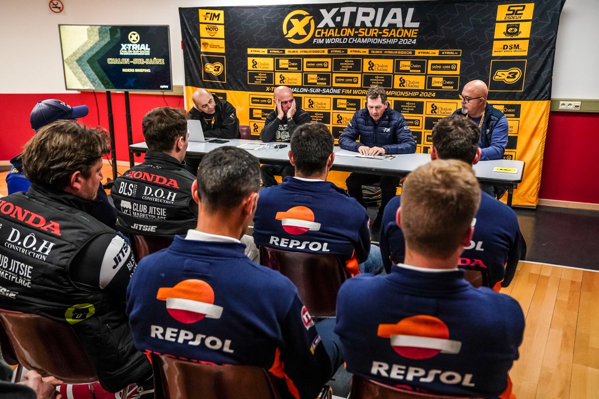 Duties done 🫡

Get set for the show! 🎯

#RepsolHondaTeam #HondaRacingCorporation #ToniBou #GabriMarcelli #XTrial #XtrialChalonSurSaone