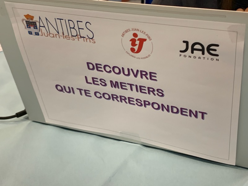 sophie_guenin's tweet photo. Rencontre pour l'alternance et de  l'apprentissage au  Fort Carré à Antibes : les  élèves du collège Pablo Picasso en quête d'informations à la rencontre des professionnels
@AcademieNice 
@LaurentLeMerci4 https://t.co/L6mE9UbnWd