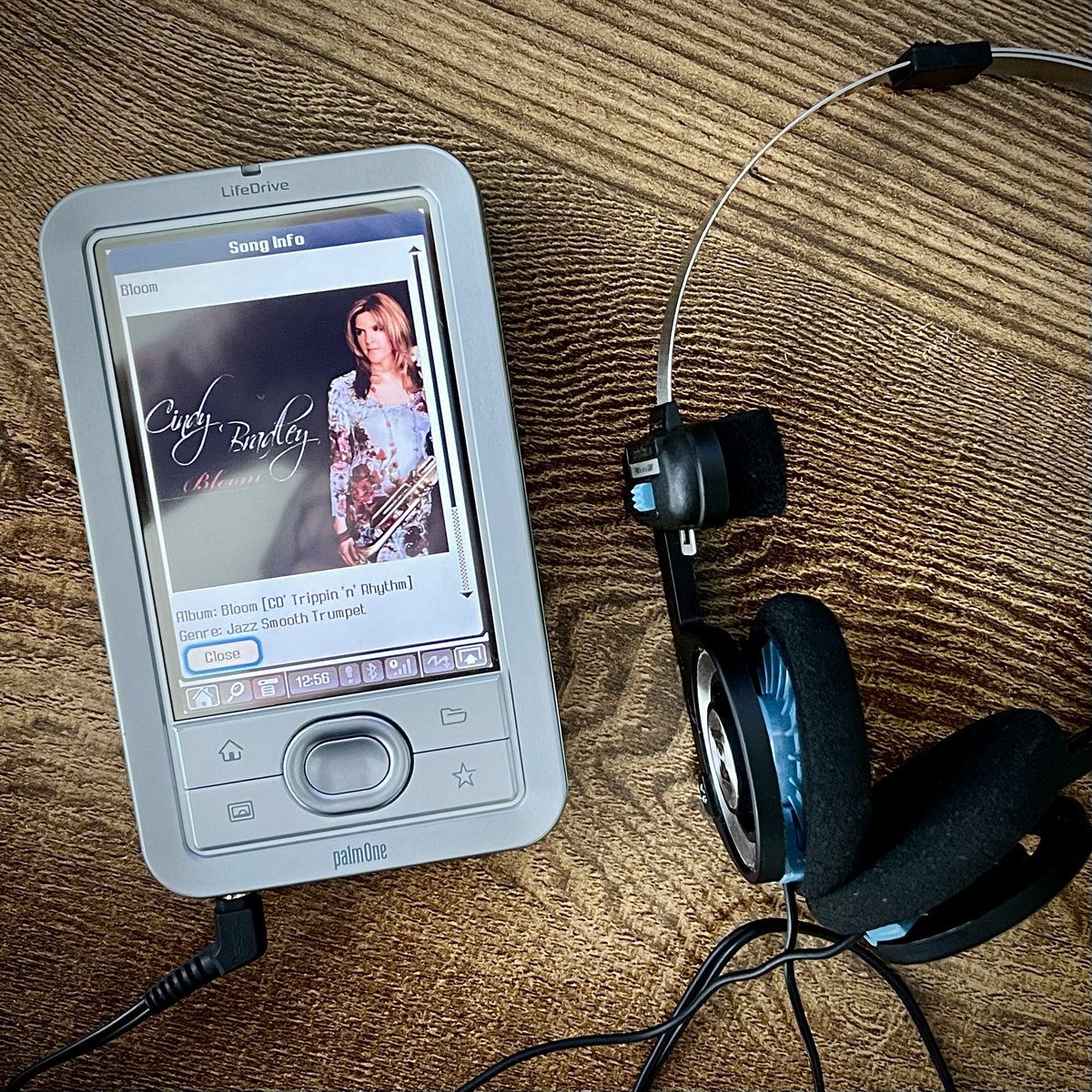 Listening to jazz with my Palm LifeDrive, Pocket Tunes, and Koss Porta Pro headphones. #palmpilot #palmarchive #palm #palmos #pda #palmpda #lifedrive #recomserv #hitachi #palmlifedrive #oldcomputer #oldcomputers #retrocomputers #retrodevices #microdrive #koss #kossportapro