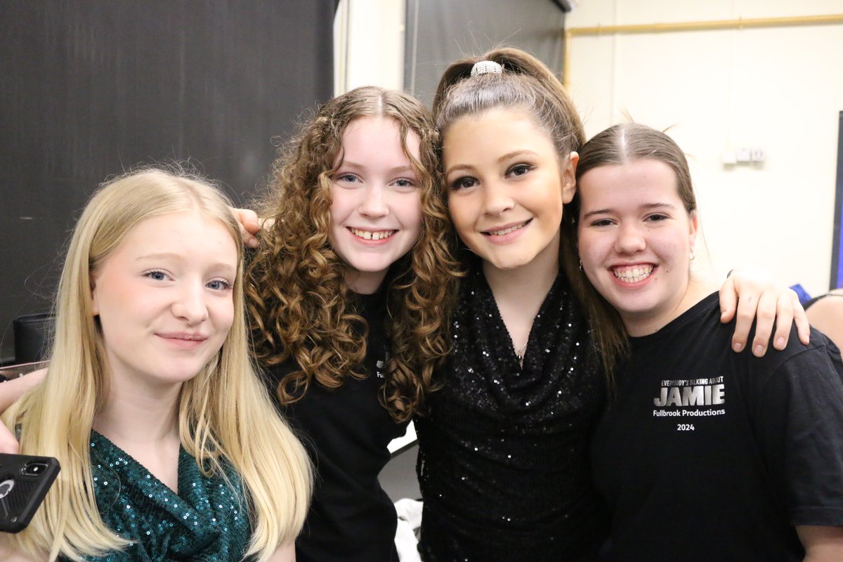 Backstage this time last week. Before our incredible 'Everybody's Talking About Jamie' cast took to the stage!
📷We are so proud of our students📷
#inspired2achieve #FullbrookFamily #community #SecondarySchool #everybodystalkingaboutjamie #musical
