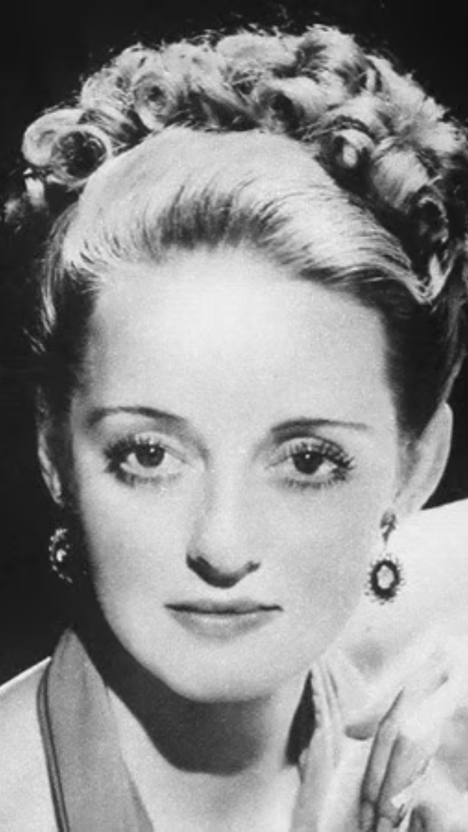Happy Birthday Bette Davis 🎂
1908 - 1989

#BetteDavis #hollywood #vintage
