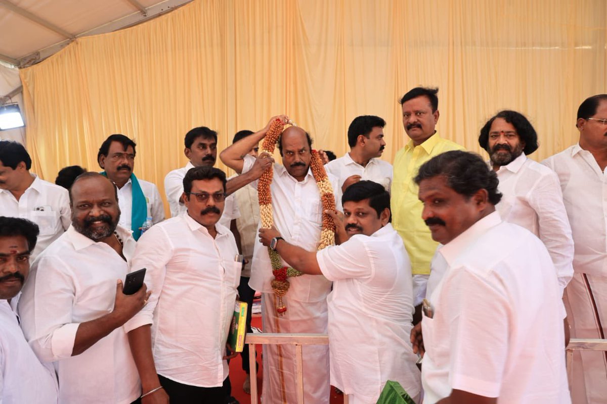 RammohanBABL's tweet image. மார்ச்-15 பிறந்தநாள் விழா காணும் மாவட்டத்தின் மணி மகுடம் தமிழக பொதுப்பணி மற்றும் நெடுஞ்சாலை அமைச்சர் "உழைப்பால் உயர்ந்தவர் "அன்பு அண்ணன் மாண்புமிகு #எ.#வ.#வேலு அவர்களை  வடக்கு மாவட்ட திமுக இளைஞரணி அமைப்பாளர் #எவரெஸ்ட் #என்.#நரேஷ் #குமார் அவர்கள் வாழ்த்து தெரிவித்த போது. 🙏🏻 🖤❤️