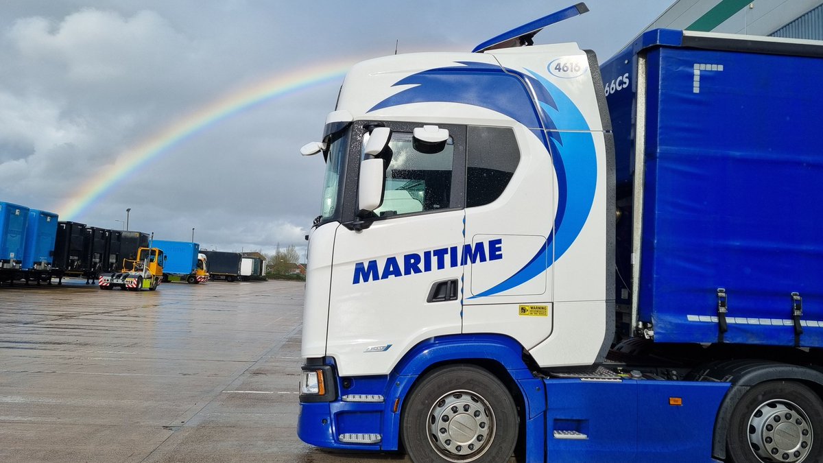 The Wave 🌊 meets the rainbow 🌈 while waiting to tip in Coventry. @Maritime_UK @bethanyhobnob @ScaniaUK #MaritimeTrucks