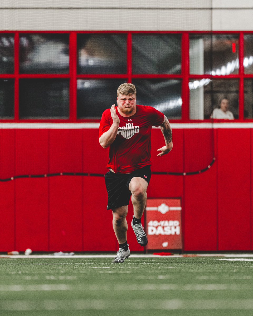 Wisconsin Football tweet media