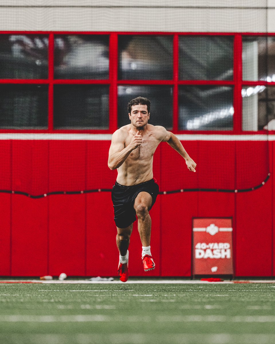 Wisconsin Football tweet media