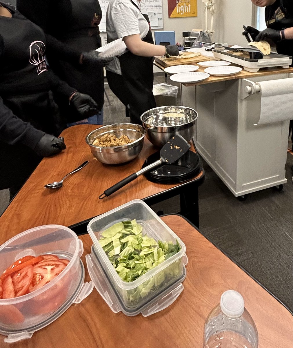 iumch1915's tweet photo. Our students are learning to cook healthy food from around the world in 30 minutes or less each week in their “Current Health Issues” class. This Indian dish was a hit! What yummy fun, thanks to our inspiring teachers!
#Ourchildrenneedallofus #Hopehasahome #IUMCH https://t.co/ofk6CUfI1C