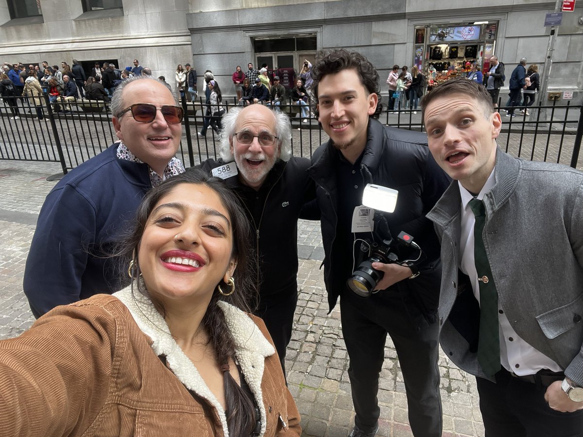 @DivesTech @EinsteinoWallSt @jd_durkin doing some fun things at the NYSE ✌🏾 | #business #tech #nyse