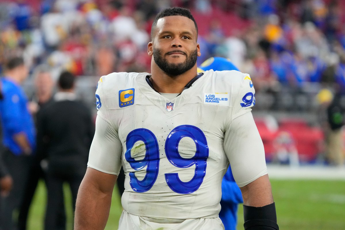 Aaron Donald has announced his retirement from the NFL after 10 seasons. One of the best to do it.