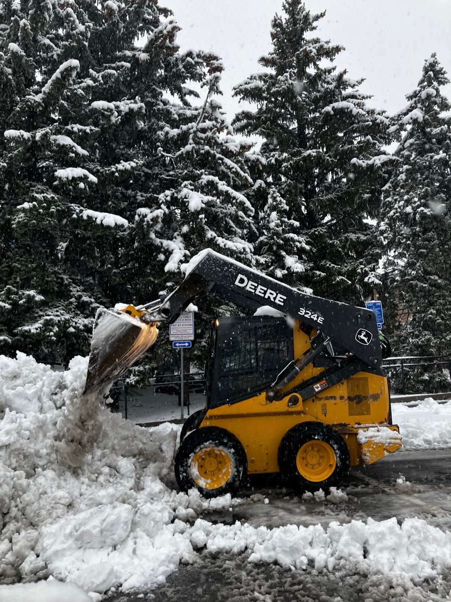 CUBoulderPolice's tweet image. We drive different vehicles but our goal is the same: safety on campus! #ShoutOut to everyone working to #DigOut at #CUBoulder! We appreciate you!💙 
#cowx #teamwork #snowday ❄️❄️❄️