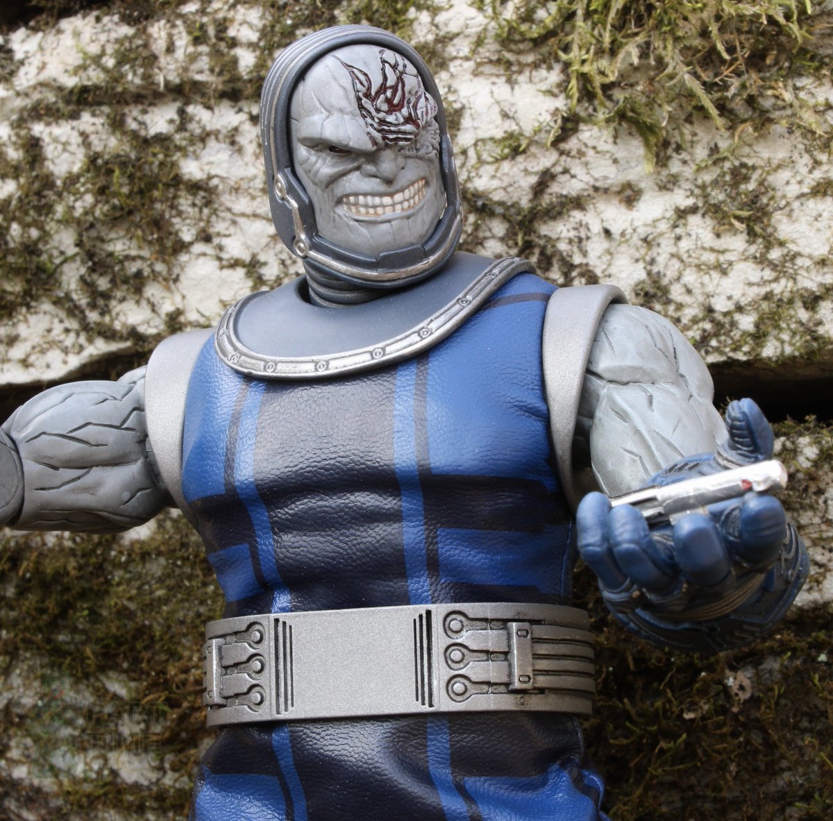 'The Dark Side is not worthy of your fear. Darkseid is.'
Location: Rickwood Caverns State Park;Warrior, Alabama
#darkseid #lukeskywalker #luke #jedi #dc #dccomics #one12 #mezcotoyz #starwars #starwarstheblackseries #hasbro #theblackseries #toyphotography