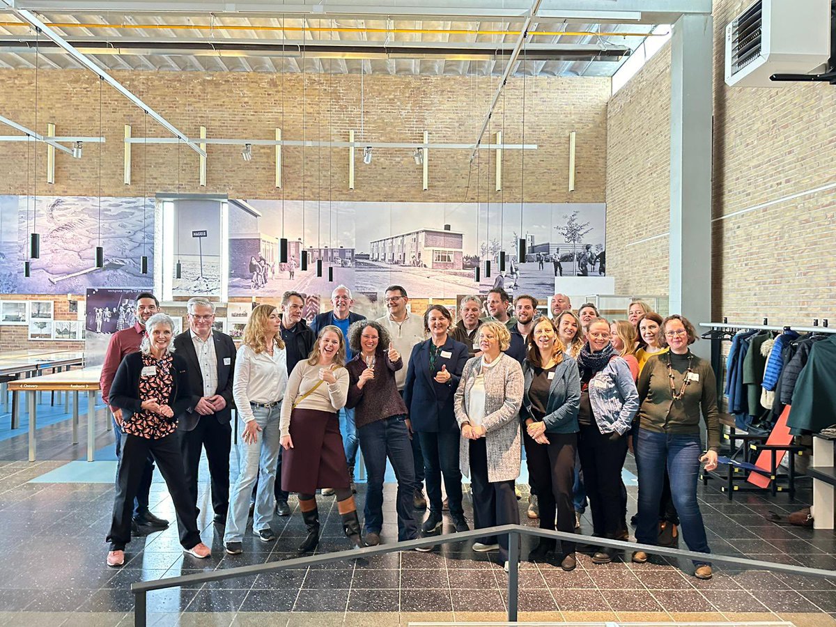 Een interessante <a href="/ErfgoedD/">Erfgoed Deal</a> -dag vandaag in <a href="/ProvOverijssel/">Provincie Overijssel</a> en <a href="/ProvincieFL/">Flevoland</a> 

Met een bezoek aan <a href="/Gemeente_Zwolle/">Gemeente Zwolle</a>, <a href="/gemKampen/">Gemeente Kampen</a> en <a href="/MuseumNagele/">Museum Nagele</a> (<a href="/GemeenteNOP/">Noordoostpolder</a>).