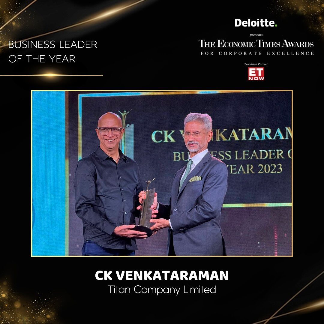 A Titan triumph! 🏆   

We're proud to share Mr. @venkyckv's recognition as Business Leader of the Year at the @EconomicTimes Awards for Corporate Excellence 2023. 📷

@DrSJaishankar

#LifeatTitan  #BusinessLeaderoftheYear #Success #Motivation #Entrepreneurship  

(1/3)