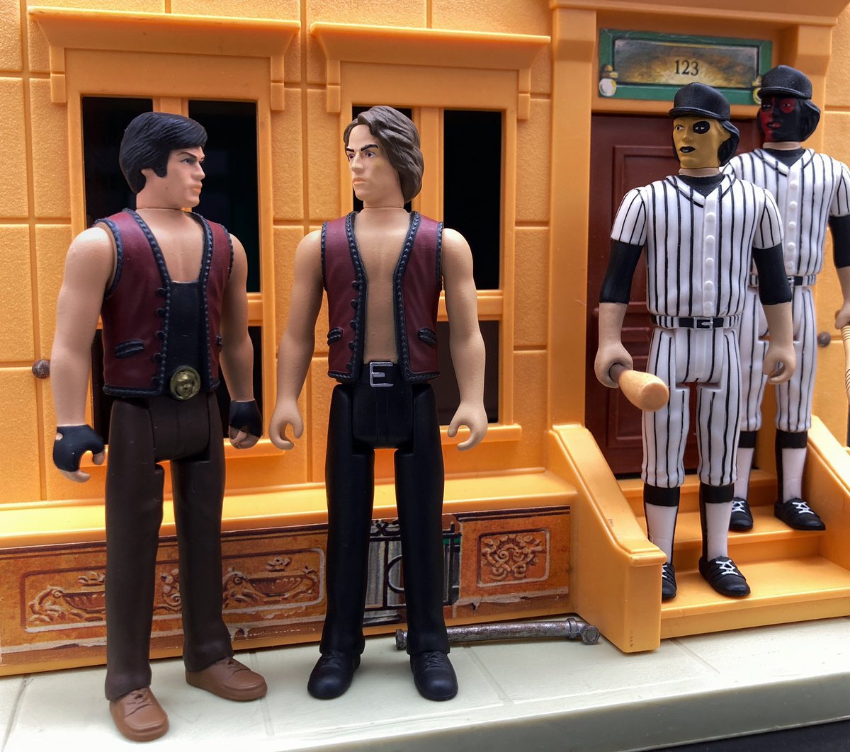 RemcoMonster's tweet photo. “Maybe we better take off.”

@mezcotoyz will forever be on my shit list for not making more of these 5 Points Warriors figures. https://t.co/Om4bh4fkZg