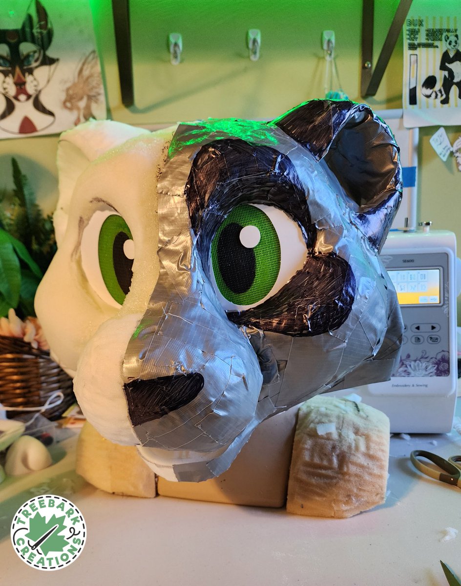 TBarkCreations's tweet image. Look at this cutie!
Moving onto lining and furring now. 
Tail was completed as well, with a lovely squeaker inside!

#fursuit #fursuitmaker #furry