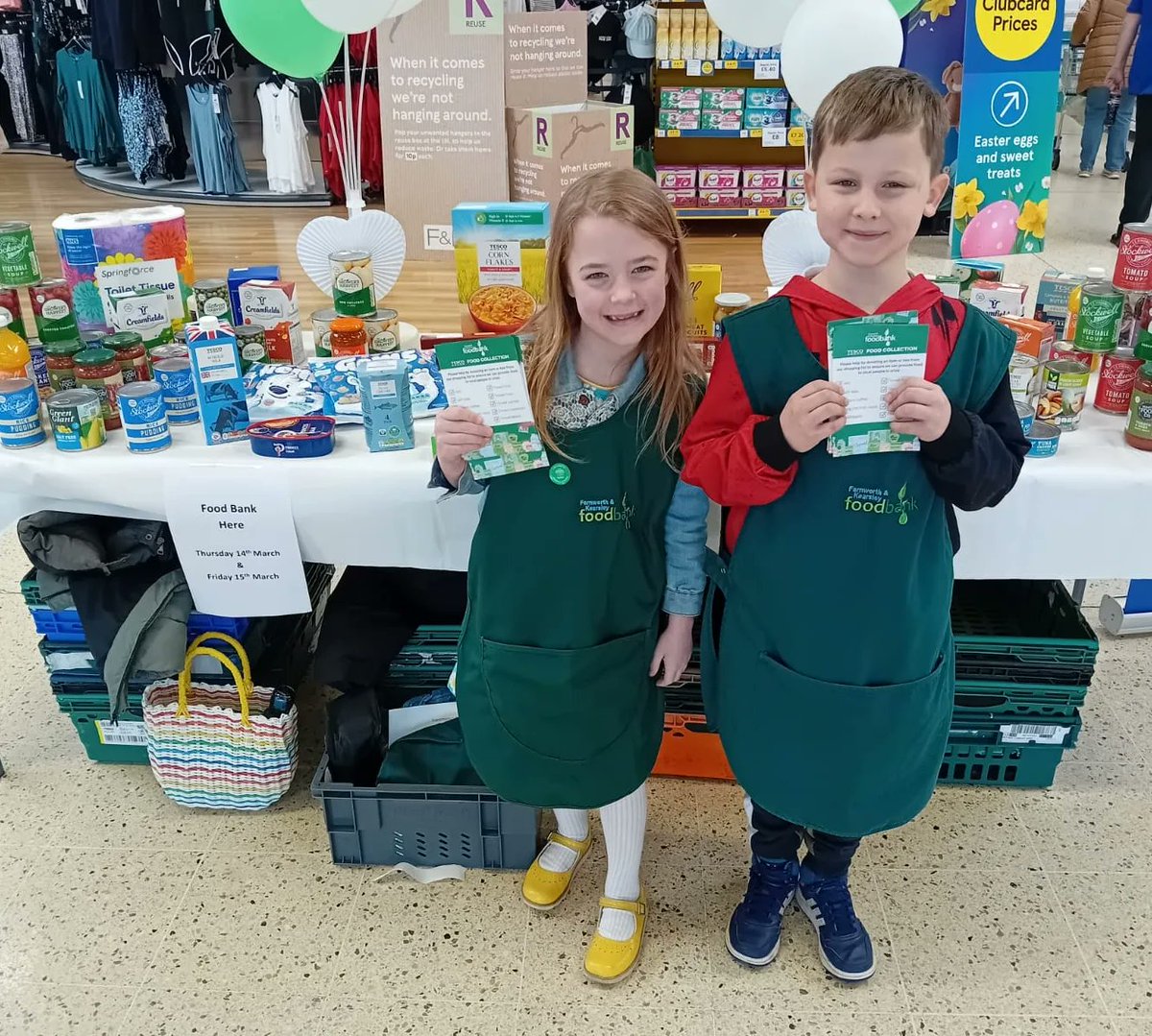 Ember and Oliver from Year Two <a href="/prestolee_1911/">Prestolee Primary</a> volunteering for <a href="/fkfoodbank/">Farnworth Foodbank</a> on their school inset day. #CommunityChampionsOfTheFuture