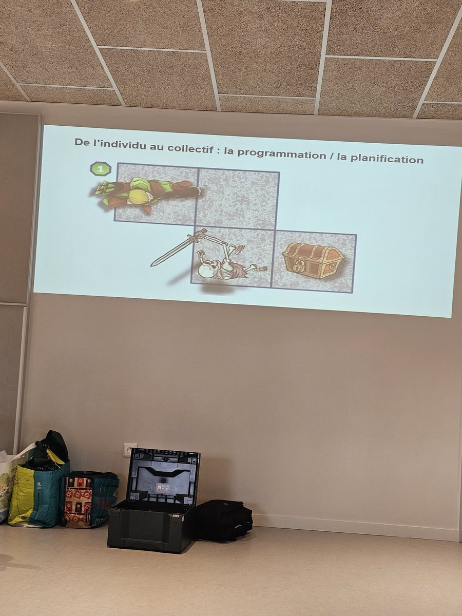 MondaryDelphine's tweet photo. Journée départementale RMC 17,
Ateliers géométrie aux cycles 2 et 3 : des perspectives motivantes pour l'espace et l'approche de la programmation !
@NatLR5 @stefmerle @ChaborelS https://t.co/5CmXDbjDVL