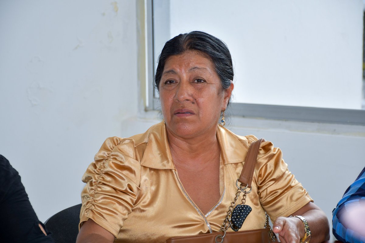 GoberElOro's tweet photo. El Gdor. @jimmyblacio_ec recibió a Francisca Urbina del GAD Parroquial de #Jambelí, junto con representantes de comunas del archipiélago.

Acompañados por el teniente político, Fernando Delgado, presentaron las necesidades en las islas especialmente en temas de salud y seguridad. https://t.co/KvjgmhKdV2