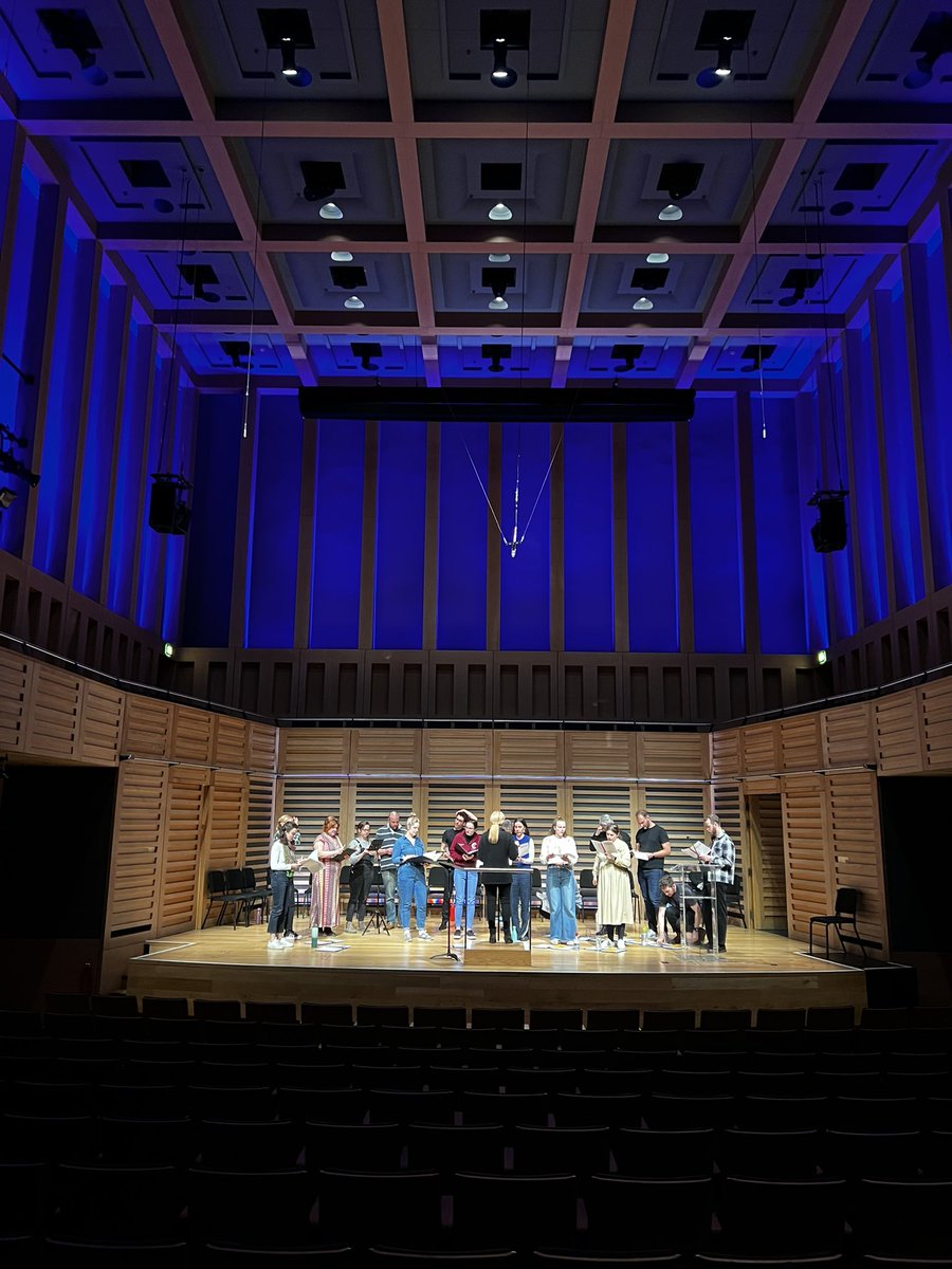 Adding final touches before our concert @KingsPlace! Join us at 7:30pm for a brand new programme of Scottish and English music, two world premieres, and readings with @ayeshahazarika kingsplace.co.uk/whats-on/class…