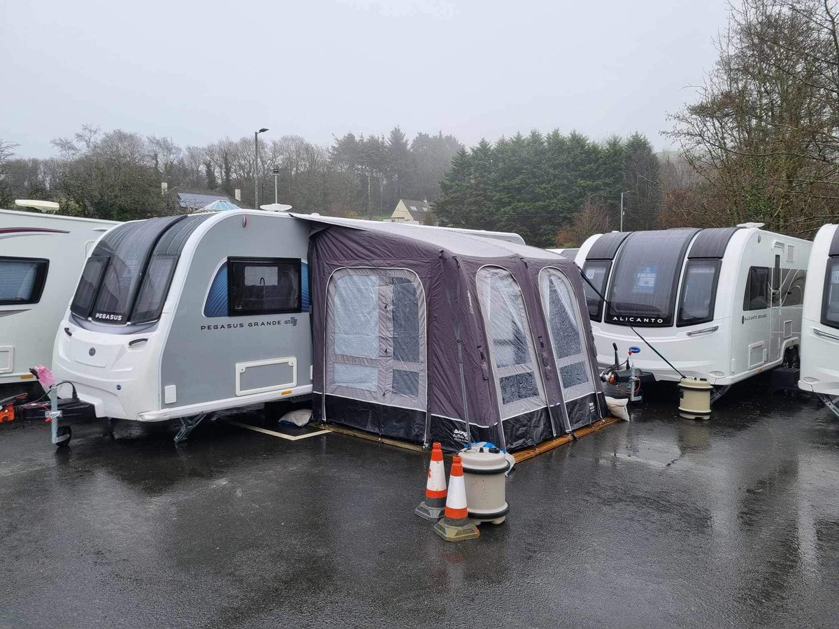 devonoutdoor's tweet image. Some of the displays at our Caravan Awning Show featuring our new range of #caravanawnings from #Dometic #Dorema #Isabella #OutdoorRevolution #Telta and #Vango
Indoor &amp;amp; outdoor displays at our showroom at @Stowford Leisure - Devon between #Braunton and #Ilfracombe in #NorthDevon